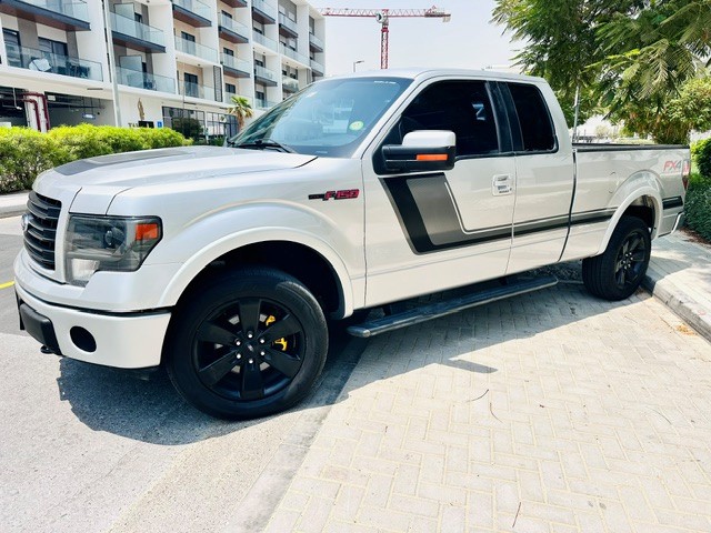 2014 Ford F-150 V8 FX4 thumbnail 2
