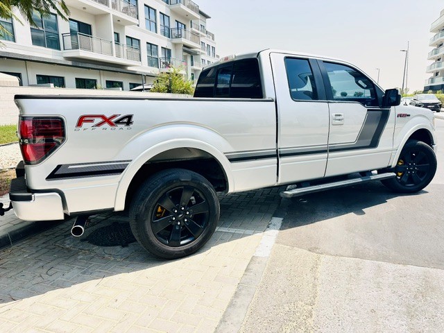 2014 Ford F-150 V8 FX4 thumbnail 4