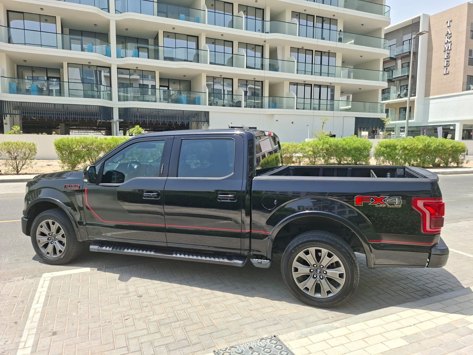 2017 Ford F-150 Lariat FX4 V6 thumbnail 5