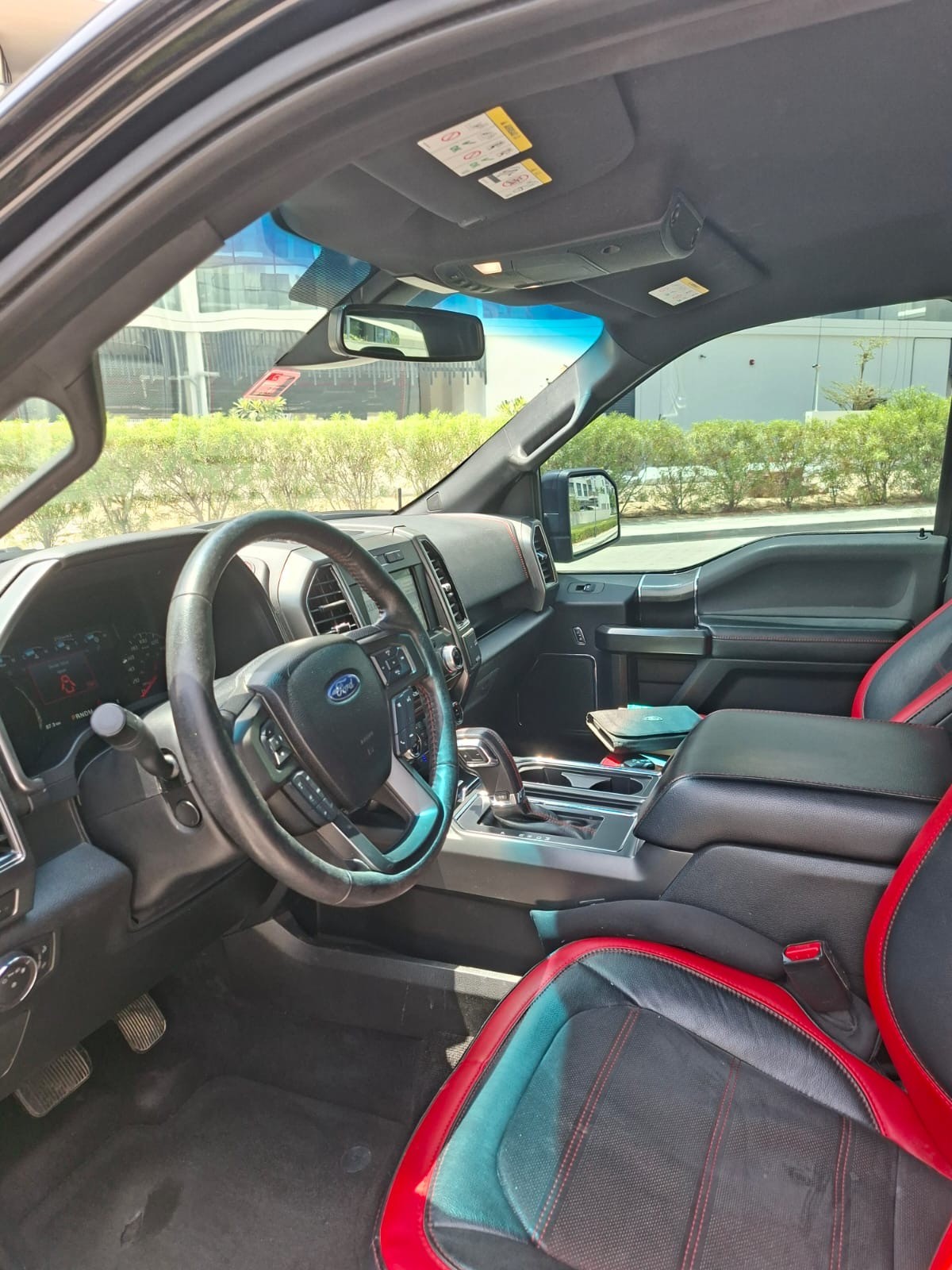 2017 Ford F-150 Lariat FX4 V6 thumbnail 9