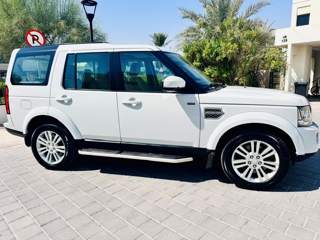 2016 Land Rover LR4 HSE thumbnail 4