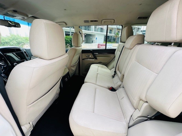 2017 Mitsubishi Pajero 3.5 GLS thumbnail 6