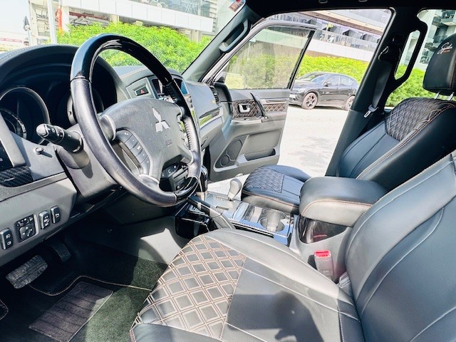 2020 Mitsubishi Pajero 3.8 Signature thumbnail 5