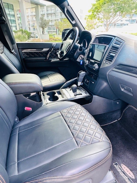 2020 Mitsubishi Pajero 3.8 Signature thumbnail 6